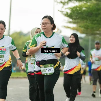 Runner Photo 7700952
