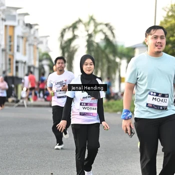 Runner Photo 7700956