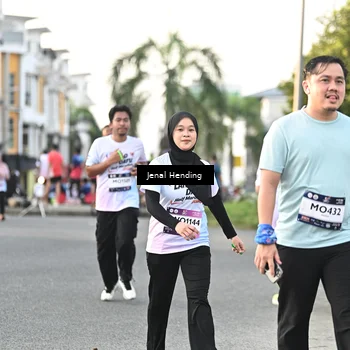 Runner Photo 7700958