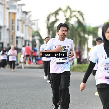 Runner Photo 7700971