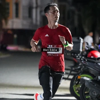 Runner Photo 7700973