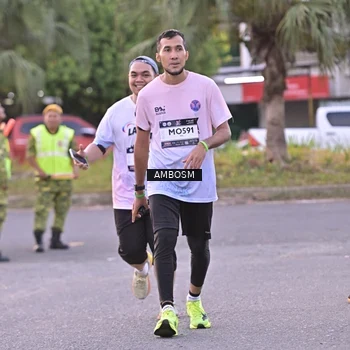 Runner Photo 7700975