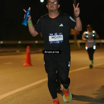 Runner Photo 7700977