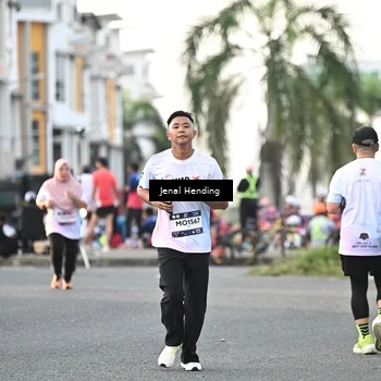 Runner Photo 7700983