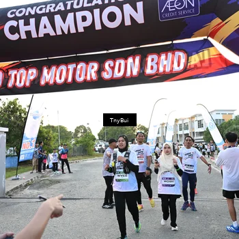 Runner Photo 7700985