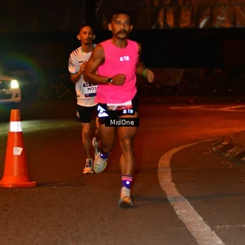 Runner Photo 7700990