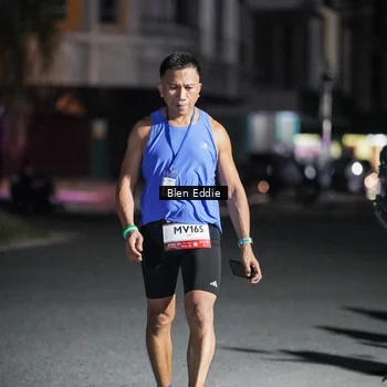 Runner Photo 7700991