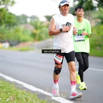 Runner Photo 7700992
