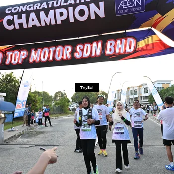 Runner Photo 7700999
