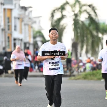 Runner Photo 7701003