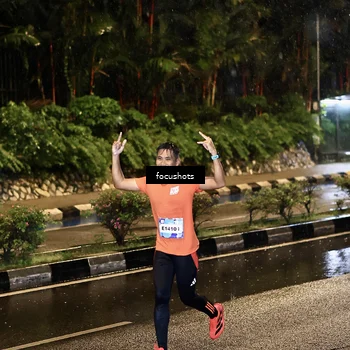 Runner Photo 7701019