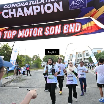 Runner Photo 7701024