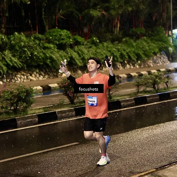 Runner Photo 7701028