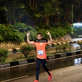 Runner Photo 7701054