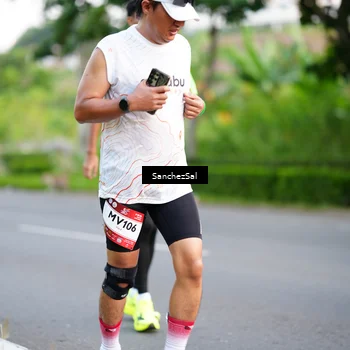 Runner Photo 7701064