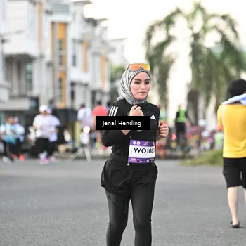 Runner Photo 7701073