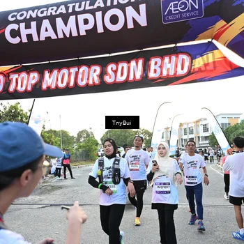 Runner Photo 7701082