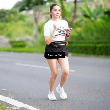 Runner Photo 7701084