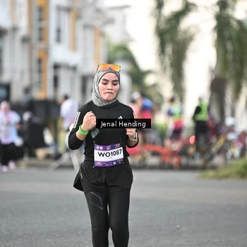 Runner Photo 7701089