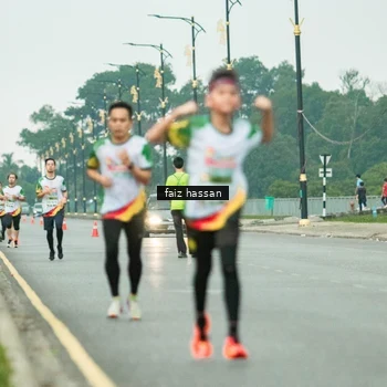 Runner Photo 7701104