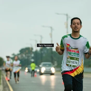 Runner Photo 7701110