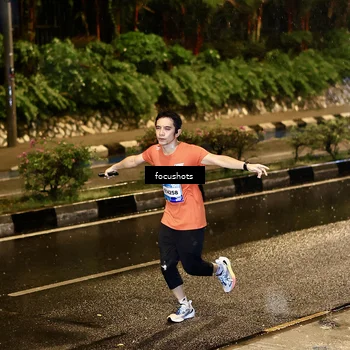 Runner Photo 7701119