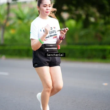 Runner Photo 7701121