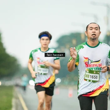 Runner Photo 7701133