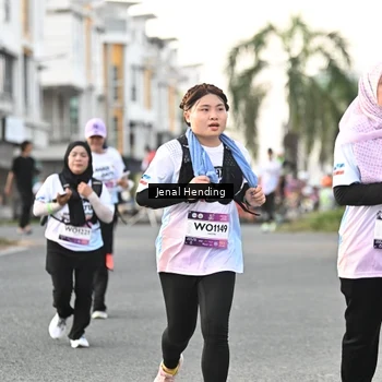 Runner Photo 7701137
