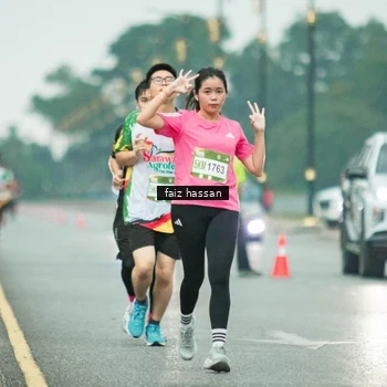 Runner Photo 7701157