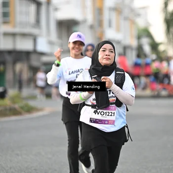 Runner Photo 7701158