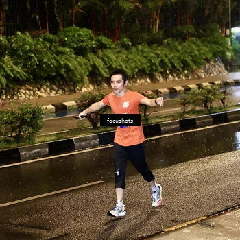 Runner Photo 7701167