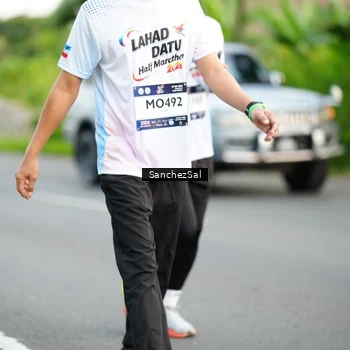 Runner Photo 7701192