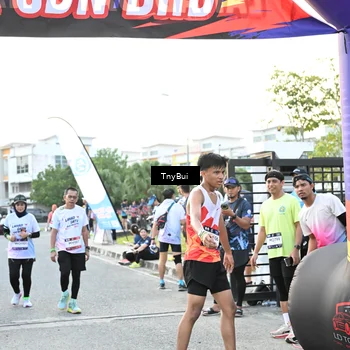Runner Photo 7701218