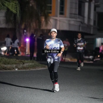 Runner Photo 7701223
