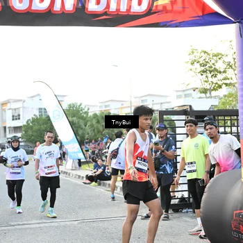 Runner Photo 7701236