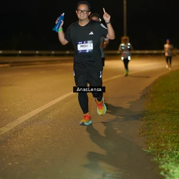 Runner Photo 7701299