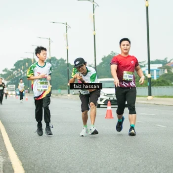 Runner Photo 7701314