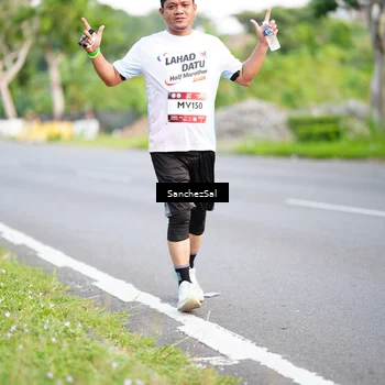 Runner Photo 7701318