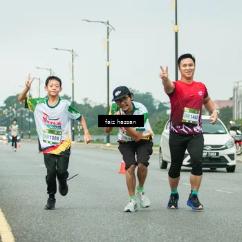 Runner Photo 7701335