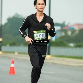 Runner Photo 7701340