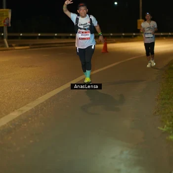 Runner Photo 7701352