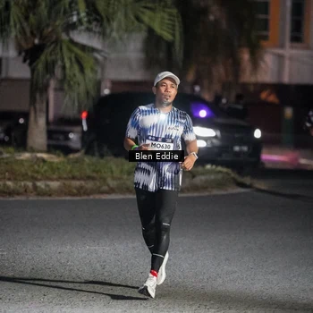 Runner Photo 7701353