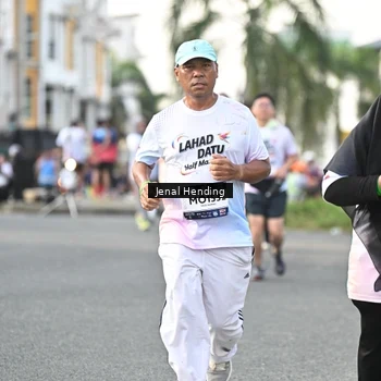 Runner Photo 7701383