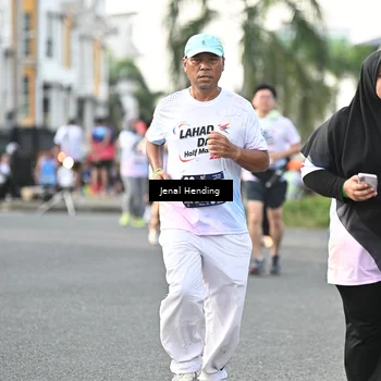 Runner Photo 7701397