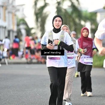 Runner Photo 7701424