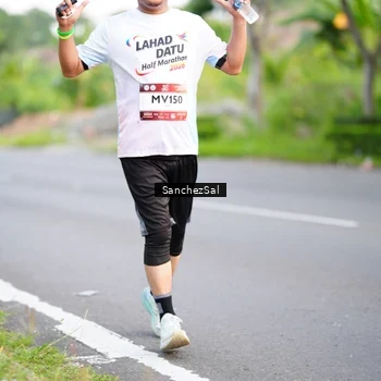 Runner Photo 7701436