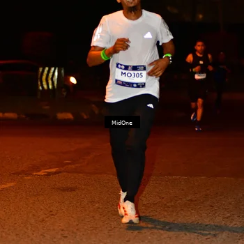 Runner Photo 7701464