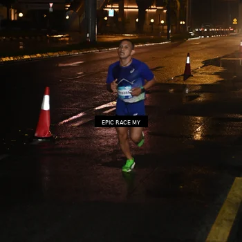 Runner Photo 7701474