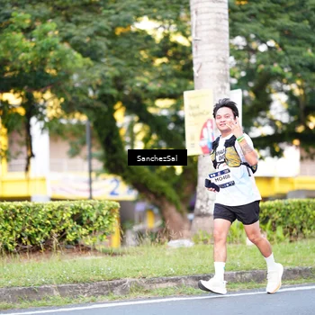 Runner Photo 7701487